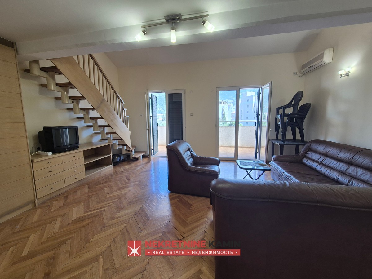 Two-Bedroom Duplex Apartment with Roof Terrace Access, Central Budva